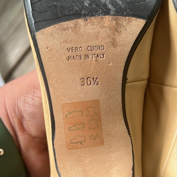 Vero Cuoio Cream Flats - Picture 6 of 9